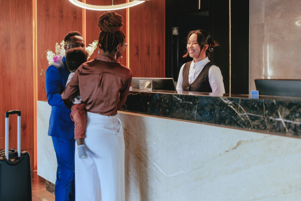 The Hospitality & Entertainment Marketing Playbook: Creating Experiences People Book, Share & Return